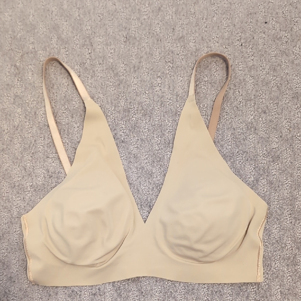 True & Co Wireless Bra Size S